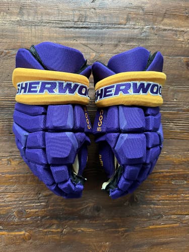 Retro Kings Sherwood Code V Gloves