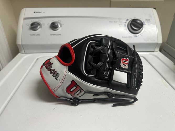 Wilson a2000 Blk/red/wht 11.75 FSOT