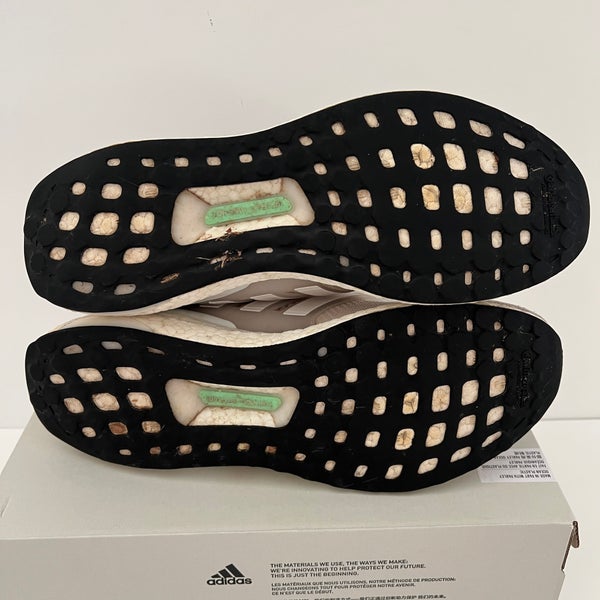 adidas gazelle silver green womens adidas Ultraboost 22 Running Shoe main image 1