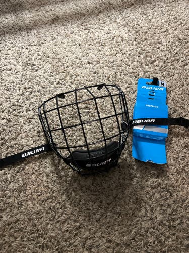 New Medium Bauer Profile II Facemask (2nd Edition)