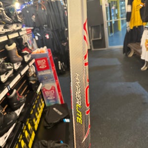 Senior 77 Flex Left Hand P92  Vapor Hyperlite Hockey Stick Brand New