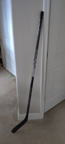 Senior Used Right Handed Bauer Vapor 3X Hockey Stick P88 77 Flex 64"