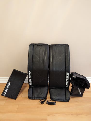 Bauer M5 Pro Senior XS Goalie Full Set