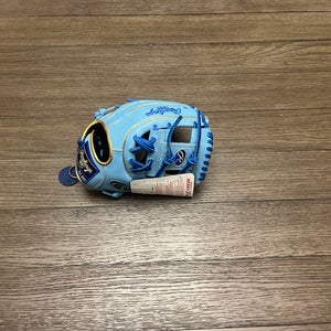 New Rawlings Heart of the Hide 11.25” I web