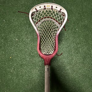 Complete lacrosse defensive 60” stick with warrior burn carbon shaft and STX Hammer 900 Head