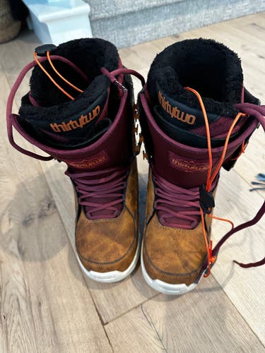 Used Women's 2019 Size 7.0 Thirty Two Lashed Snowboard brown Boots Med Flex All Mountain