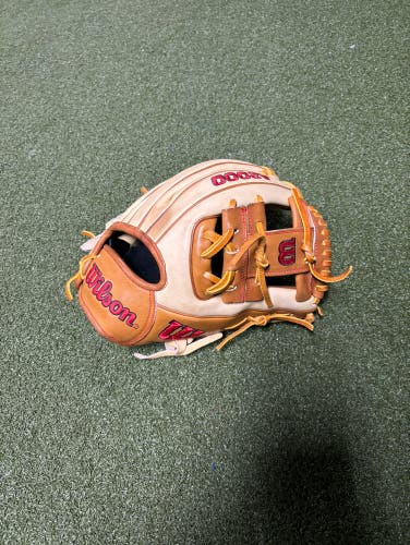 Wilson Infield 11.5" A2000 Baseball Glove