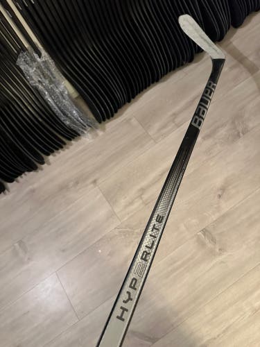 Senior Left Hand P28 Pro Stock Vapor Hyperlite 2 Hockey Stick