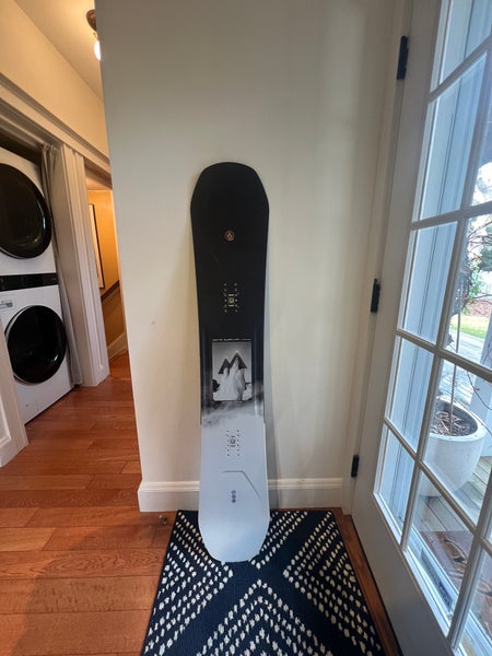 Men's CAPiTA Without Bindings Very Stiff True Twin Super DOA Snowboard