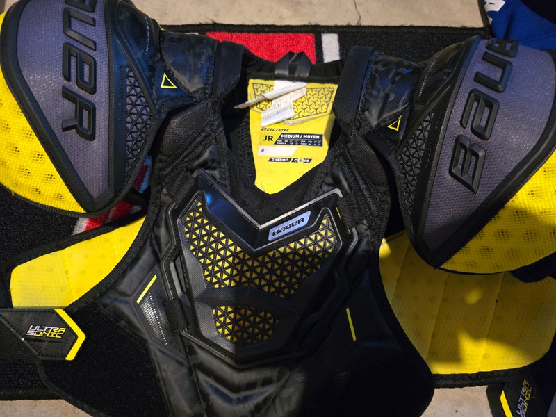 Junior Used Medium Bauer Supreme Ultrasonic Shoulder Pads