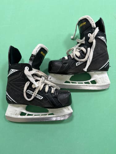 Used Youth Bauer Supreme S140 Hockey Skates (Regular) - Size: 12