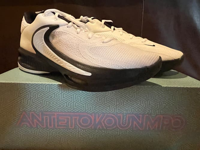 Nike Zoom Freak 4 (Giannis) - White/Black - size 10.5