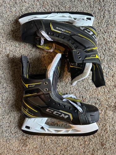 CCM Super Tacks Vector Premier ice skates, Size 8.5D