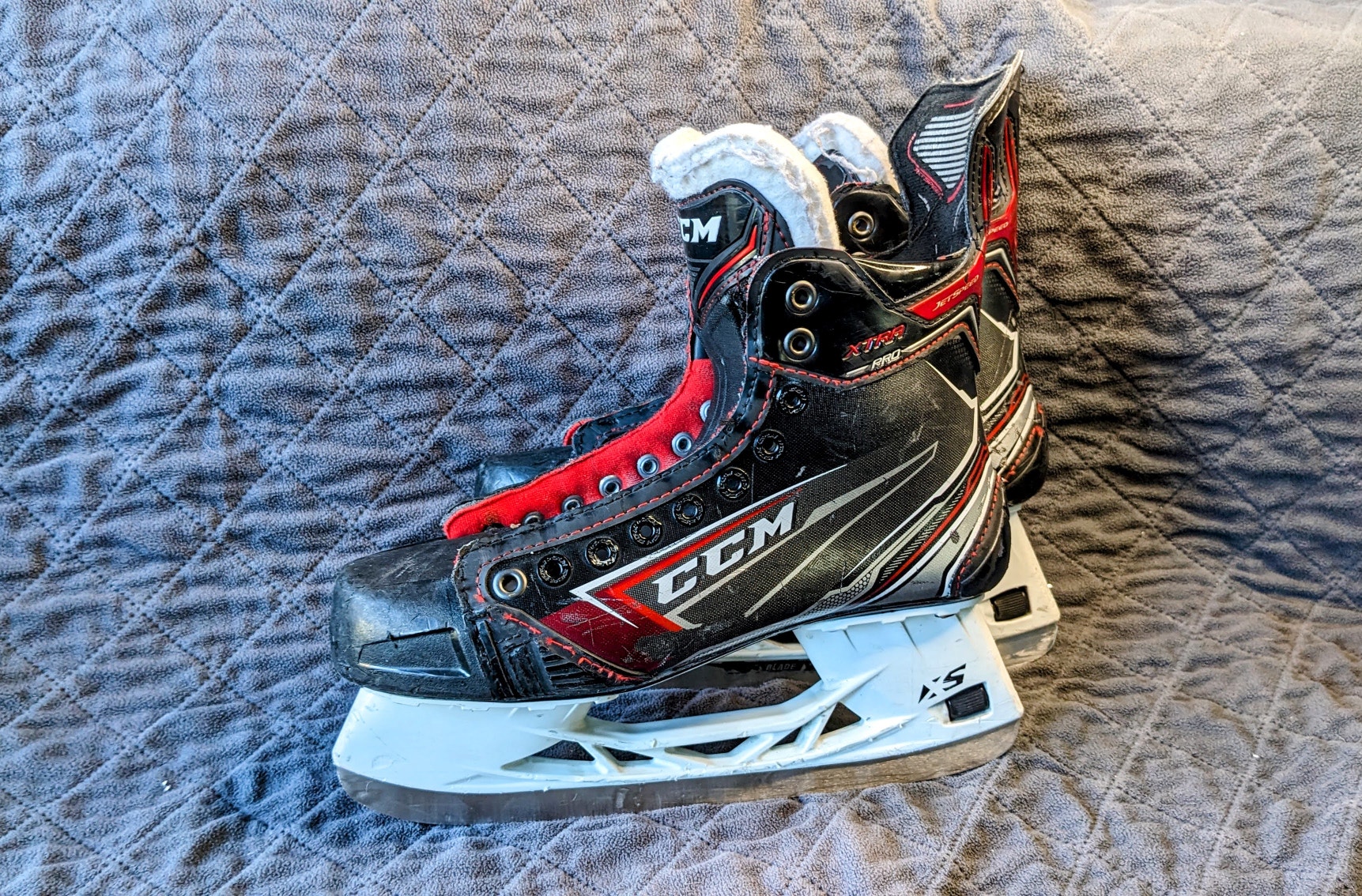 Senior Used 2019 CCM JetSpeed XTRA PRO Hockey Skates Regular Width Size 7.5