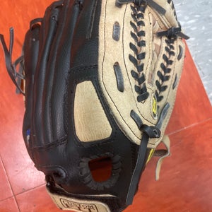 Brown Used Wilson A2452 Right Hand Throw Pitcher's Baseball Glove 11.5"