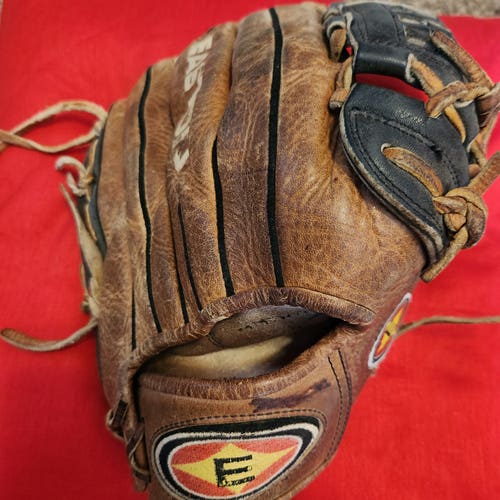 Easton Right Hand Throw GS1 Baseball Glove 11.75" made in USA Real leather glove