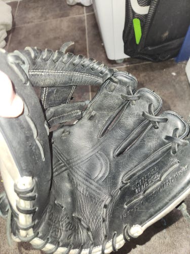 Used 2022 Rawlings Right Hand Throw Infield Encore Baseball Glove 11.5"