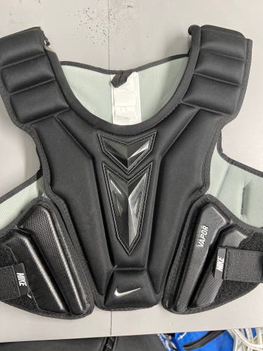 Used Medium Nike Vapor Shoulder Pads
