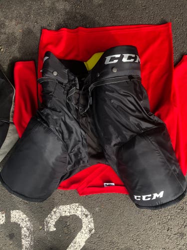 Senior XL CCM  Tacks 9550 Hockey Pants