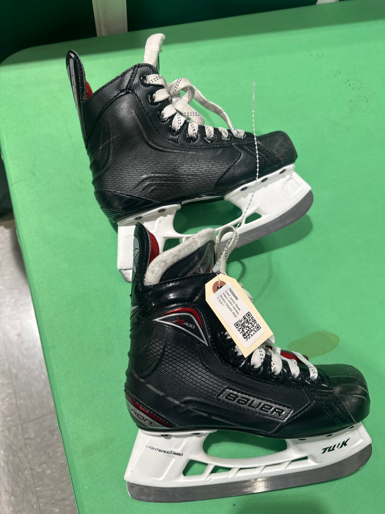 Used Junior Bauer Vapor X400 Hockey Skates Regular Width Size 1