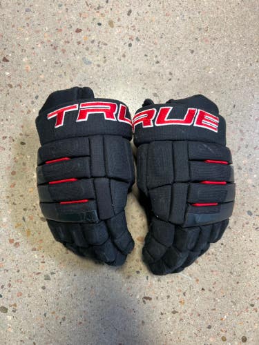 Black Used Senior True A2.2 Gloves 13"