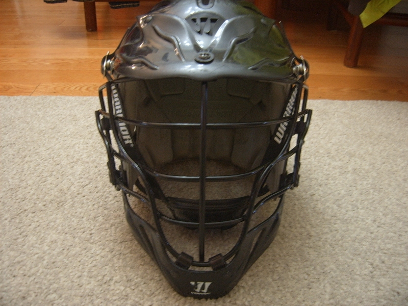 Excellent Like New Condition Warrior W1004 Lacrosse Helmet sz Small with Face Cage