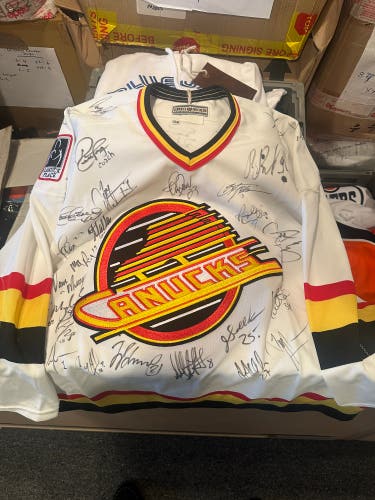Vancouver Canucks Team Signed Jersey from 90’s
