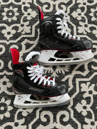 Used Bauer Size 4 Vapor Hockey Skates