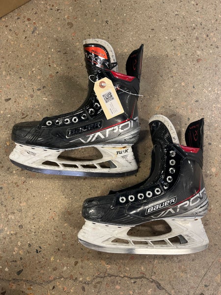 Used Senior Bauer Vapor 3X Hockey Skates 9