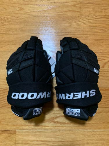 New Sher-Wood 14" Rekker Legend Pro Gloves