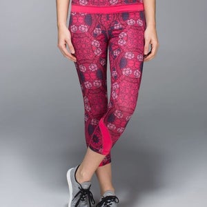 Lululemon Run Inspire Crop II 8 Pink Prisma Multi Guava Lava Boom Roses Leggings