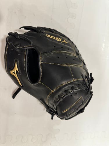 Used Mizuno Right Hand Throw Catcher's MVP Prime Baseball Glove 34"