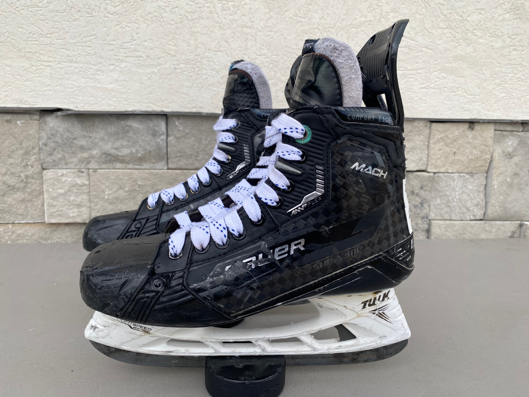 Bauer Supreme Mach Mens Pro Stock Size 9 Hockey Skates MIC 5282