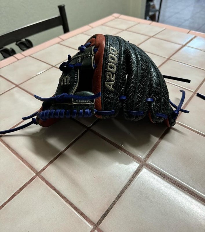 Wilson A2000 Baseball Gloves & Mitts New and Used on SidelineSwap
