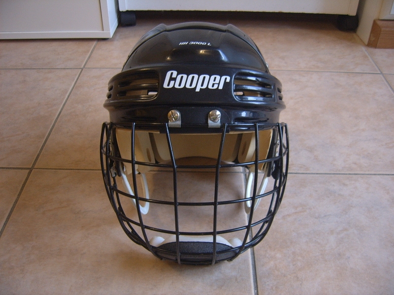 Good condition vintage Cooper HH3000 Hockey Helmet size Large