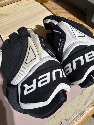 Bauer One35 hockey gloves