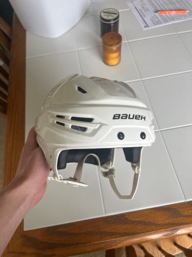 Used Large Bauer Re-Akt 100 Helmet
