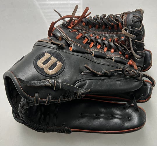 Pre-Owned Wilson A2K D33 SuperSkin 11.75" Pitcher's Baseball Glove