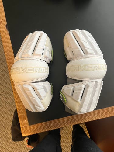 Used Medium/Large Maverik Max Arm Pads