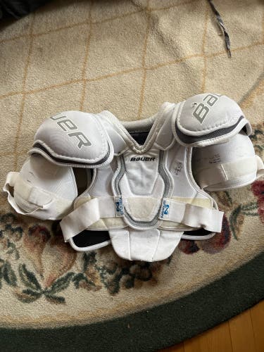 Used Medium Bauer Nexus 600 Shoulder Pads