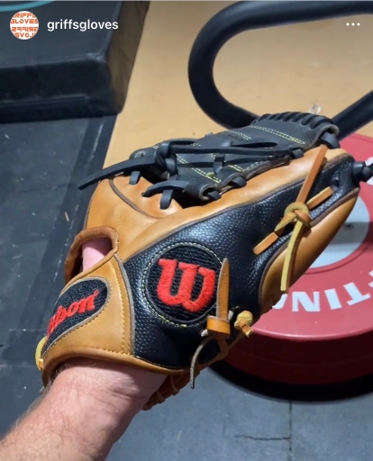 Wilson A2000 X2 11” RHT Baseball Glove