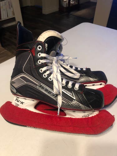Senior Bauer Regular Width 7 Vapor X500 Hockey Skates