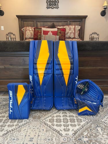 Custom Pro Return True L12.2/PX3 Goalie Set