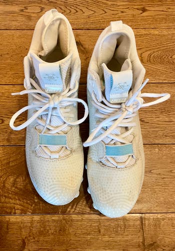 White Adult Used Unisex Size 9.0 (Women's 10) Molded Cleats New Balance Mid Top