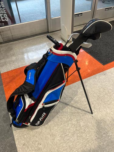 Used Junior Top Flite Junior Right Handed Clubs 6 Pieces + Bag