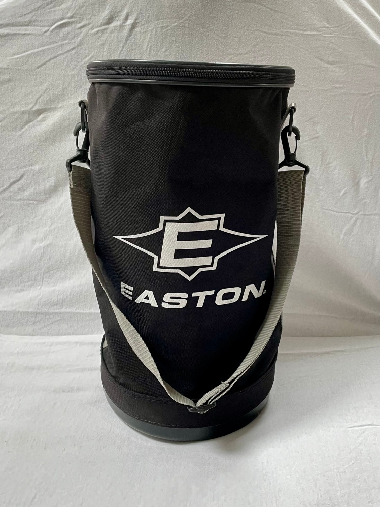 *Like New* Easton Ball bag