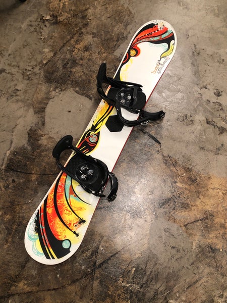 Used 152cm Women s Burton Feelgood Snowboard With Bindings