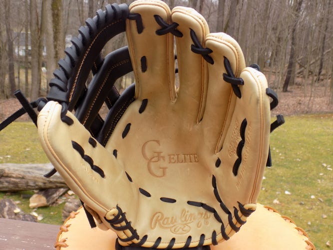 Used Rawlings Right Hand Throw Outfield Gold Glove Elite Baseball Glove 12.75"