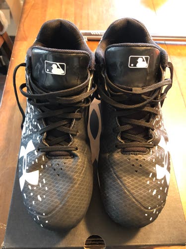 Under Armour Leadoff low Size 9 Used