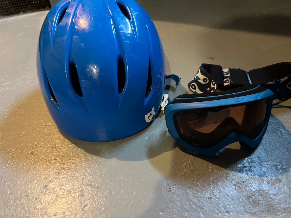 Kid's Medium/Large Giro Helmet